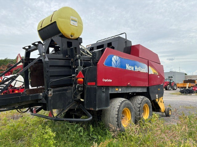 Hay & Forage  New Holland BB940A Large Square Baler Photo