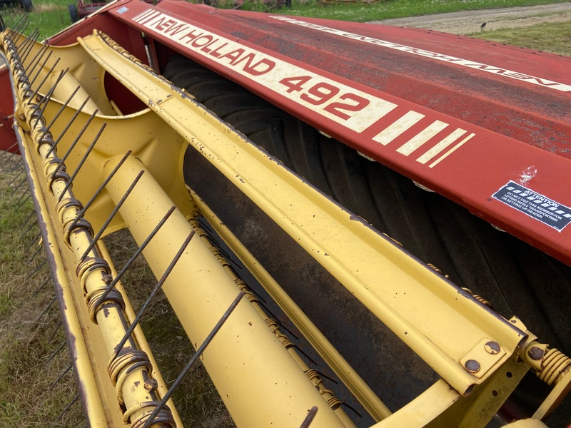 Hay/Forage/Livestock  New Holland 492 Haybine Photo