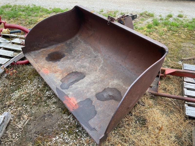 Attachments  3PT Dump Bucket - 66" Photo