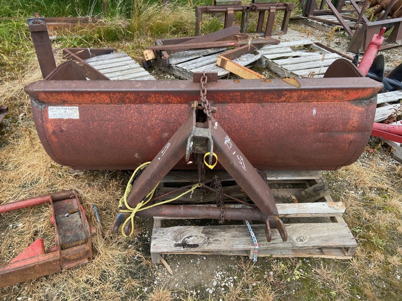 Attachments  3PT Dump Bucket - 66" Photo