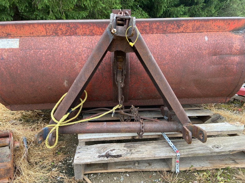 Attachments  3PT Dump Bucket - 66" Photo