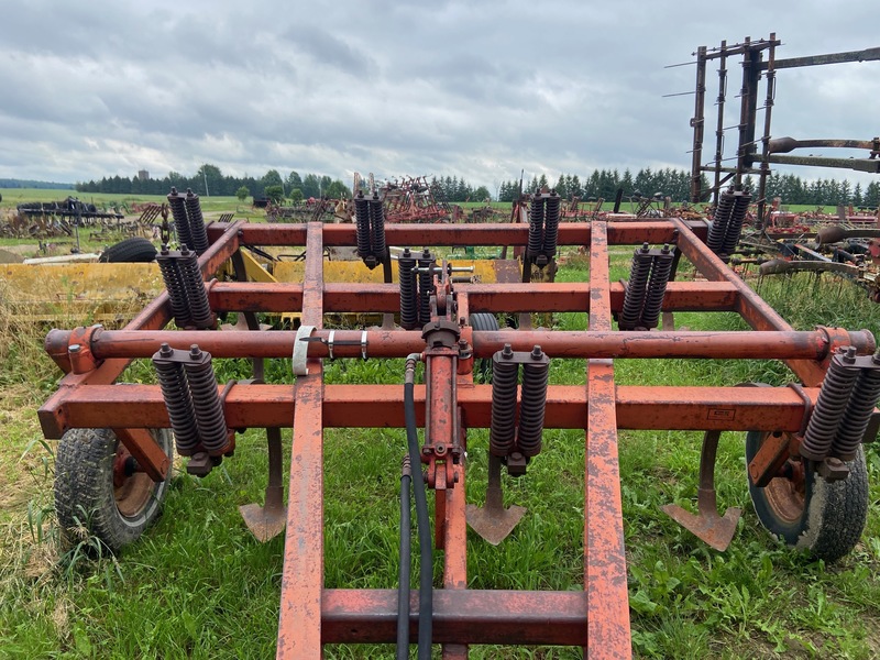 Tillage - Plows  Bush Hog Chisel Plow - 10 Tooth Photo