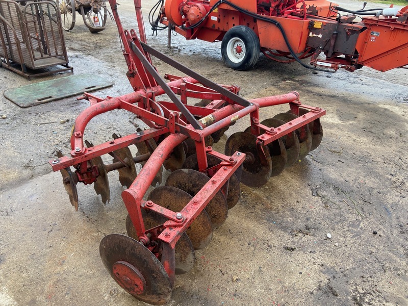Tillage - Discs  Massey Ferguson Disc - 6FT Photo