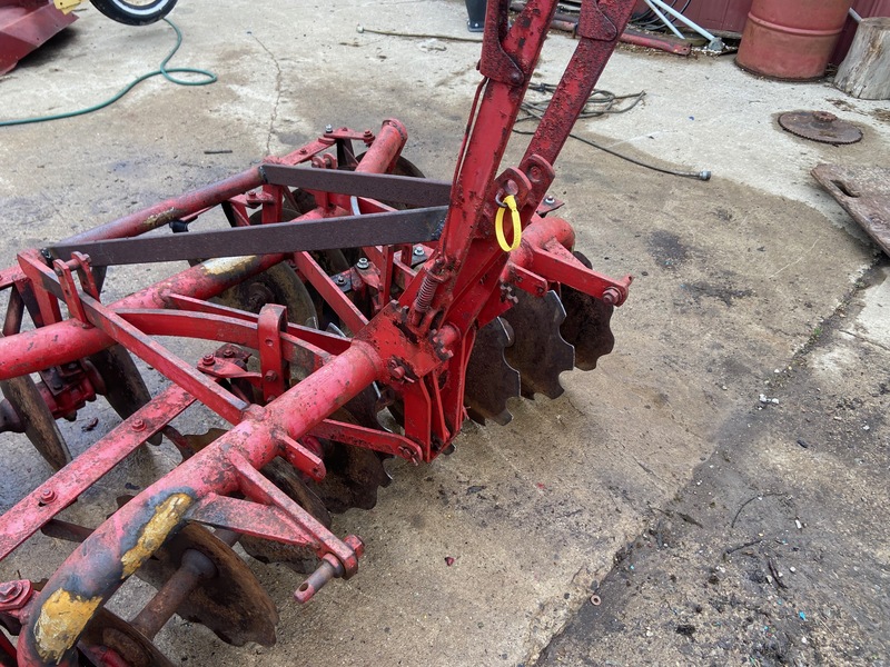 Tillage - Discs  Massey Ferguson Disc - 6FT Photo