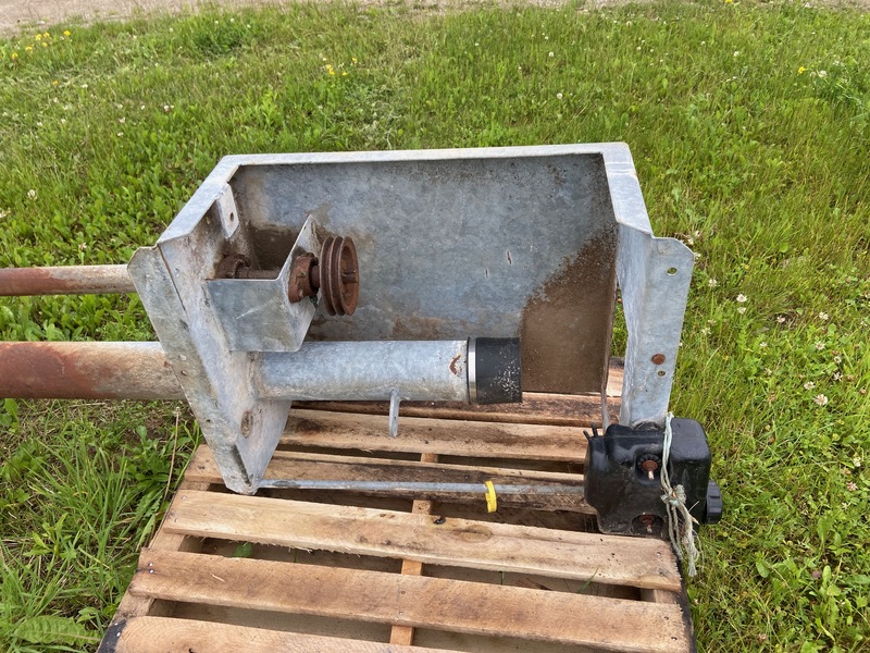 Manure Equipment  Electric Manure Pump - 4.5" x 8' Photo