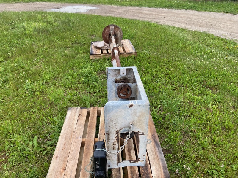 Manure Equipment  Electric Manure Pump - 4.5" x 8' Photo