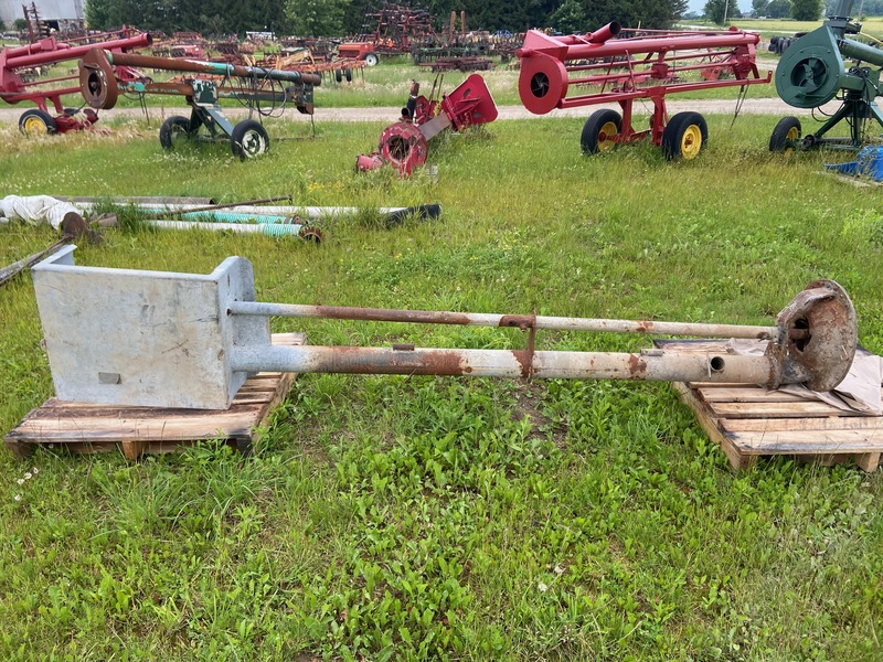 Manure Equipment  Electric Manure Pump - 4.5" x 8' Photo