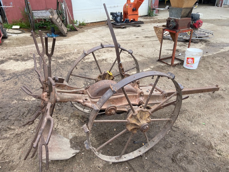 Victor Potato Digger w/ Shaker