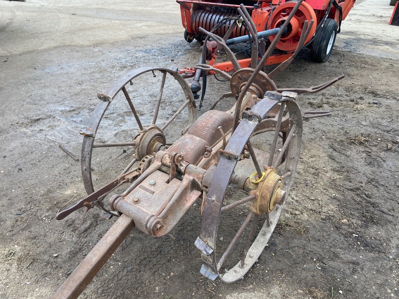 Vegetable Equipment  Victor Potato Digger w/ Shaker Photo