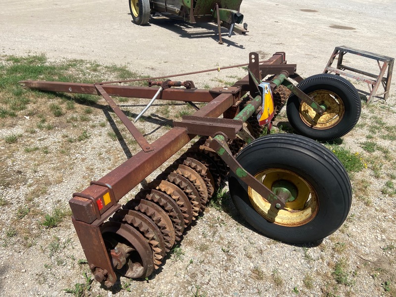 Tillage - Other  Sprocket Packer w/ Hydraulic Lift - 10FT Photo