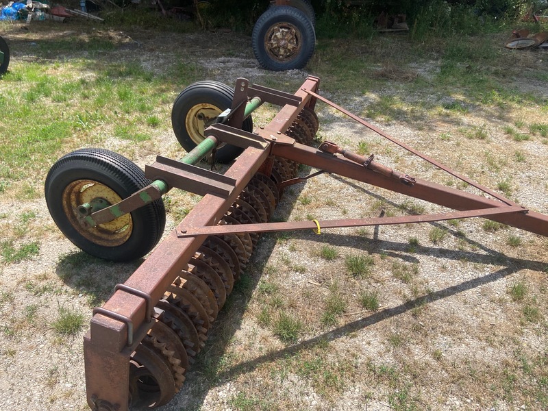 Tillage - Other  Sprocket Packer w/ Hydraulic Lift - 10FT Photo