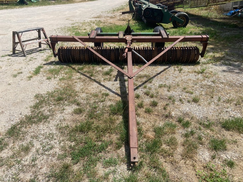 Tillage - Other  Sprocket Packer w/ Hydraulic Lift - 10FT Photo