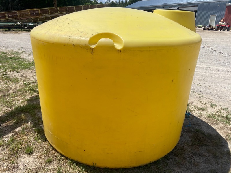 Chemical/Fertilizer Application  Plastic Tank - 1350 Gal Photo