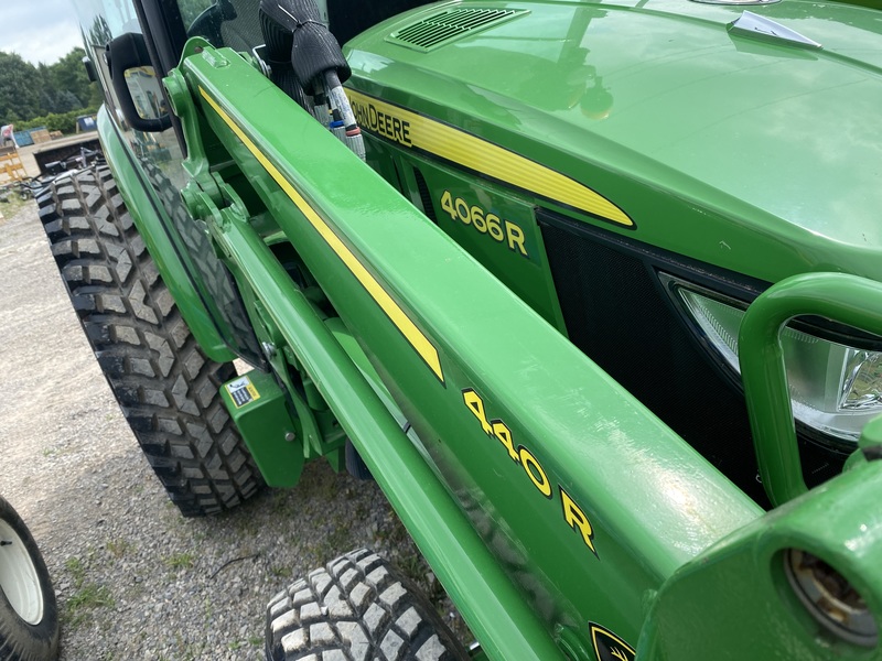 John Deere 4066R Compact Tractor w/Loader - 50hrs! 