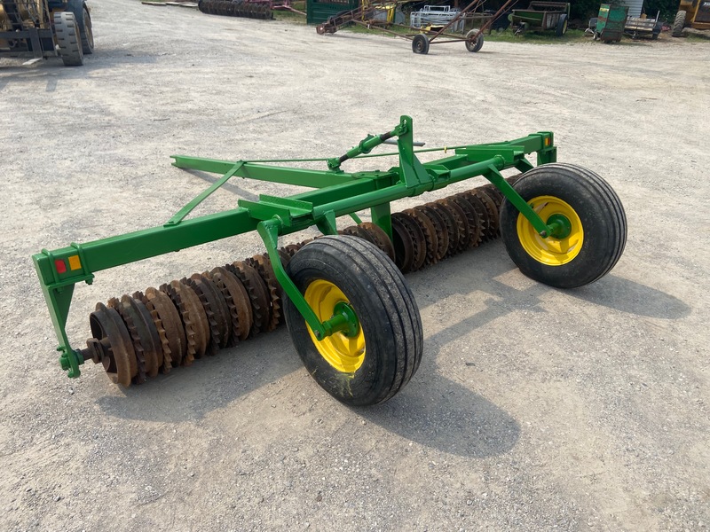 Tillage - Other  Sprocket Packer w/ Hydraulic Lift - 10FT Photo