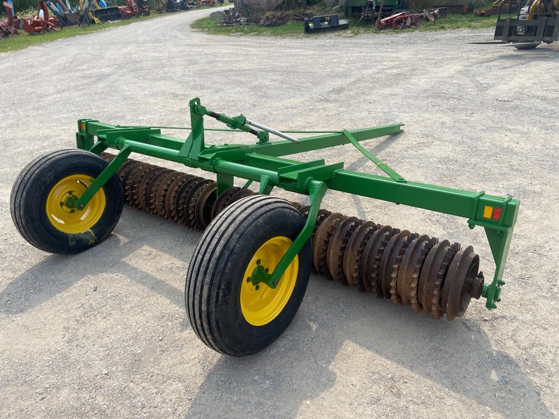 Tillage - Other  Sprocket Packer w/ Hydraulic Lift - 10FT Photo