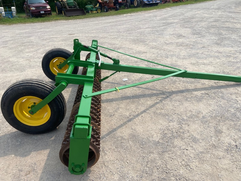 Tillage - Other  Sprocket Packer w/ Hydraulic Lift - 10FT Photo