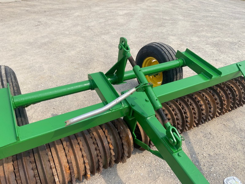 Tillage - Other  Sprocket Packer w/ Hydraulic Lift - 10FT Photo