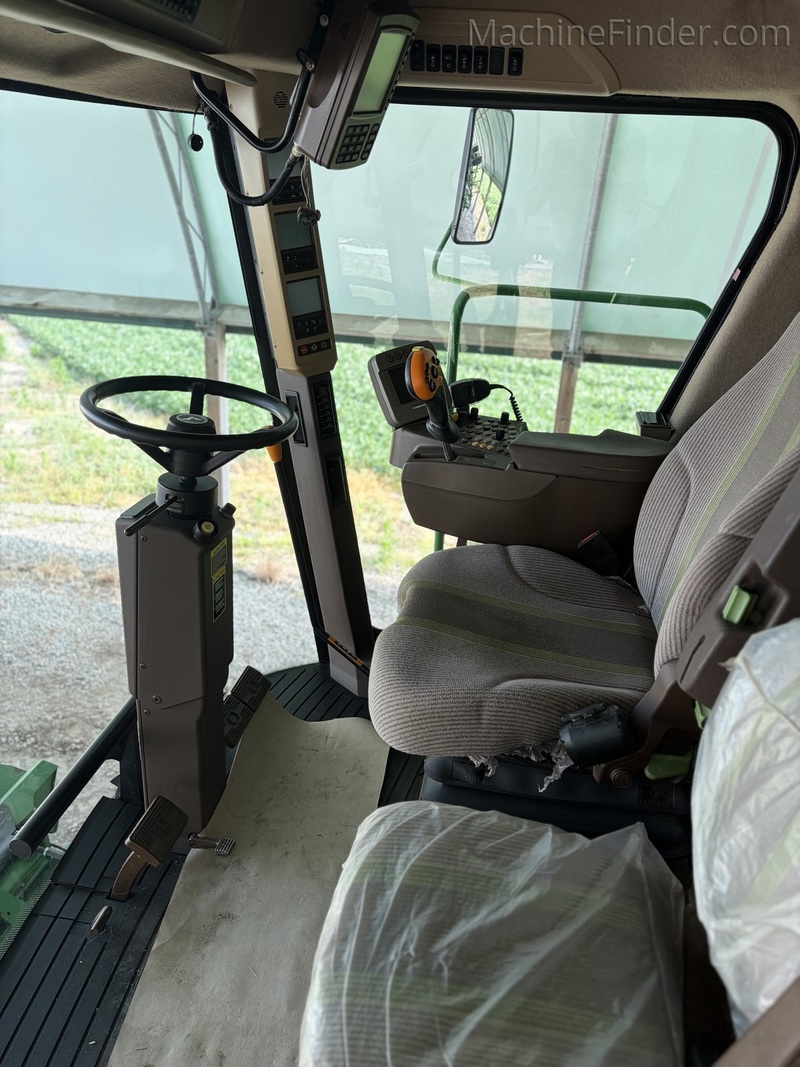 Harvesting  2011 John Deere 9570 STS Combine Photo