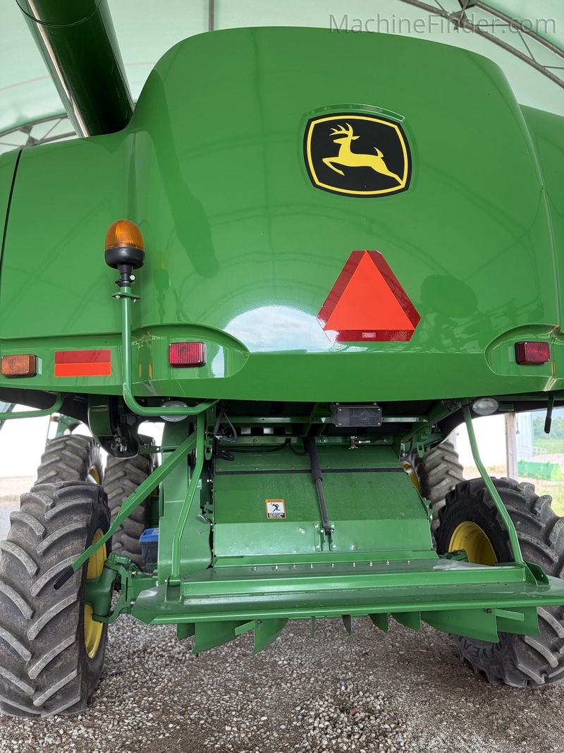 Harvesting  2011 John Deere 9570 STS Combine Photo