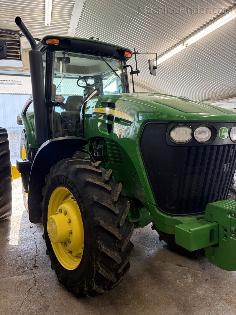 Tractors  2007 John Deere 7630 Tractor Photo
