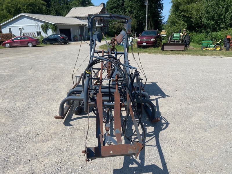 Hay/Forage/Livestock  Allied Bale Stooker w/ Hydraulic Drive Photo
