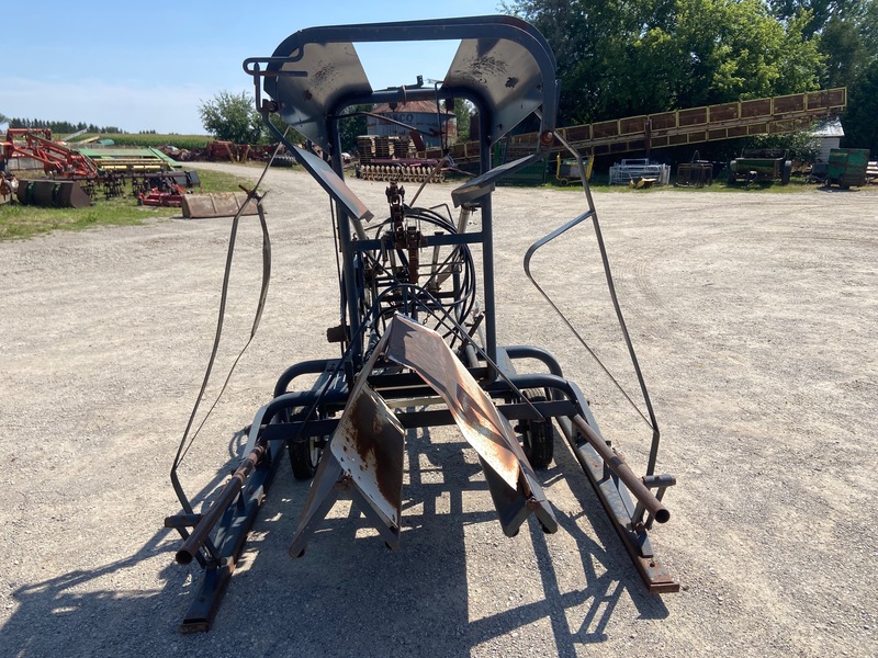 Hay/Forage/Livestock  Allied Bale Stooker w/ Hydraulic Drive Photo