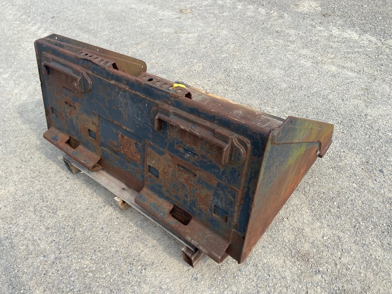 Attachments  Skid Steer Bucket - 4.5FT Photo