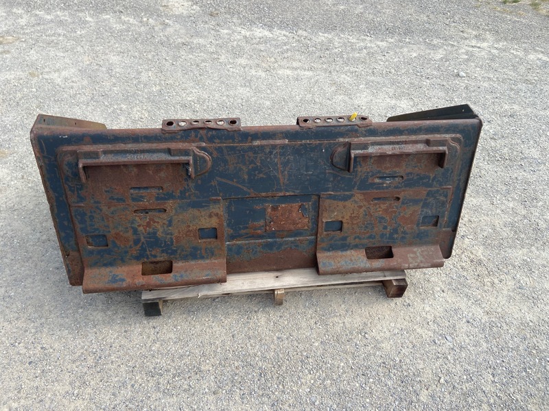 Attachments  Skid Steer Bucket - 4.5FT Photo