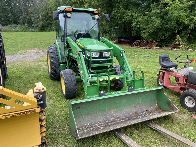 John Deere 4066R Compact Tractor for sale 