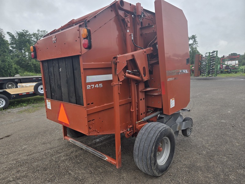 Hay & Forage  Hesston 1745 Round Baler Photo