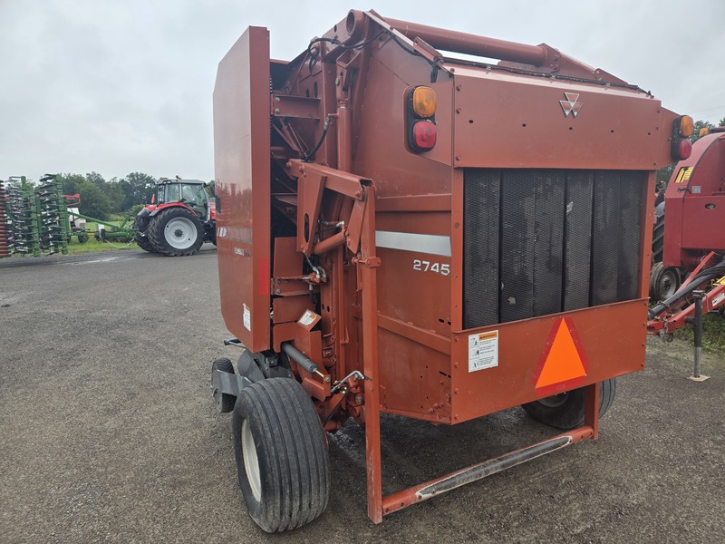 Hay & Forage  Hesston 1745 Round Baler Photo