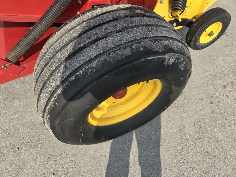 Hay & Forage  New Holland RB 450 Utilitty Photo