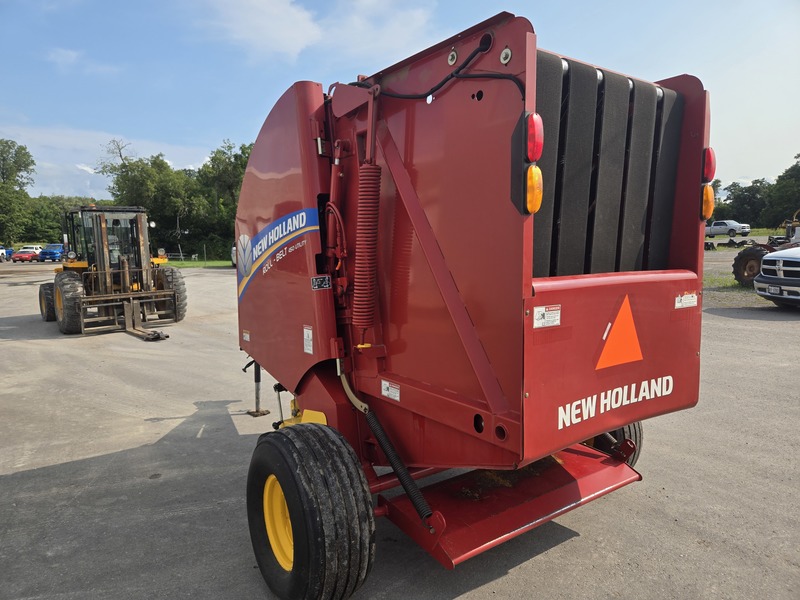 Hay & Forage  New Holland RB 450 Utilitty Photo