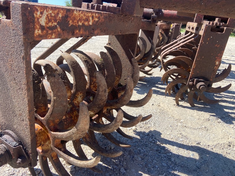 Tillage - Other  Lilliston 4 Row Rotary Scuffler Photo