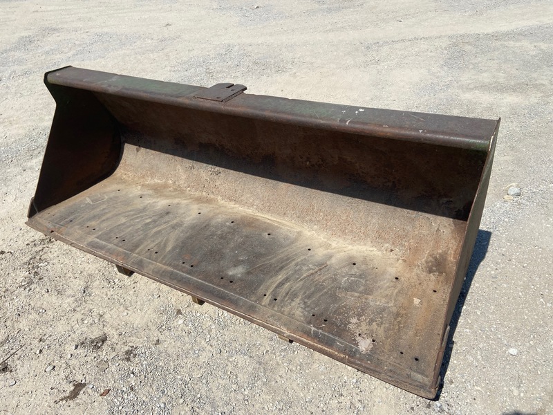 Attachments  John Deere 640 Bucket - 7FT Photo