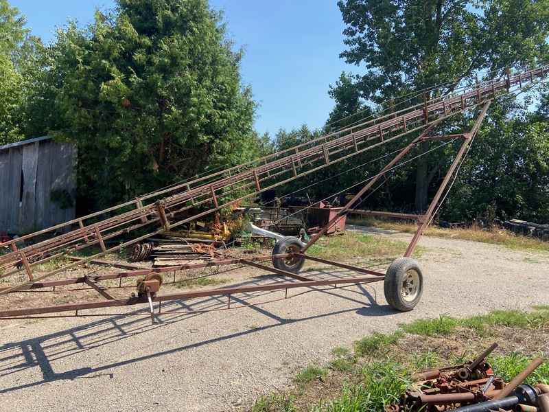 Miscellaneous  Forage King Electric Bale Elevator - 40FT Photo