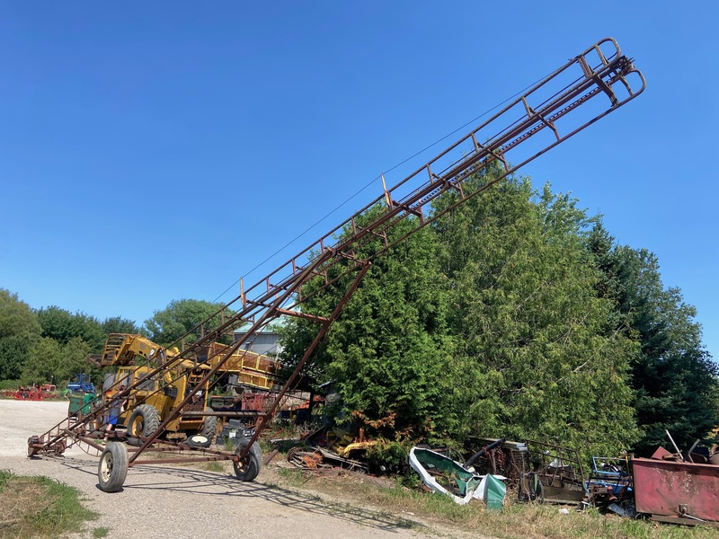 Miscellaneous  Forage King Electric Bale Elevator - 40FT Photo