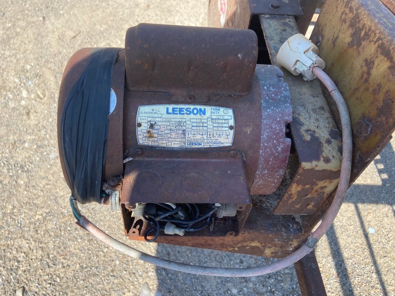 Miscellaneous  Forage King Electric Bale Elevator - 40FT Photo