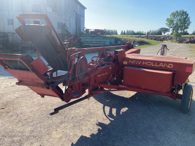 Hay/Forage/Livestock  New Holland 273 Baler w/ Thrower Photo