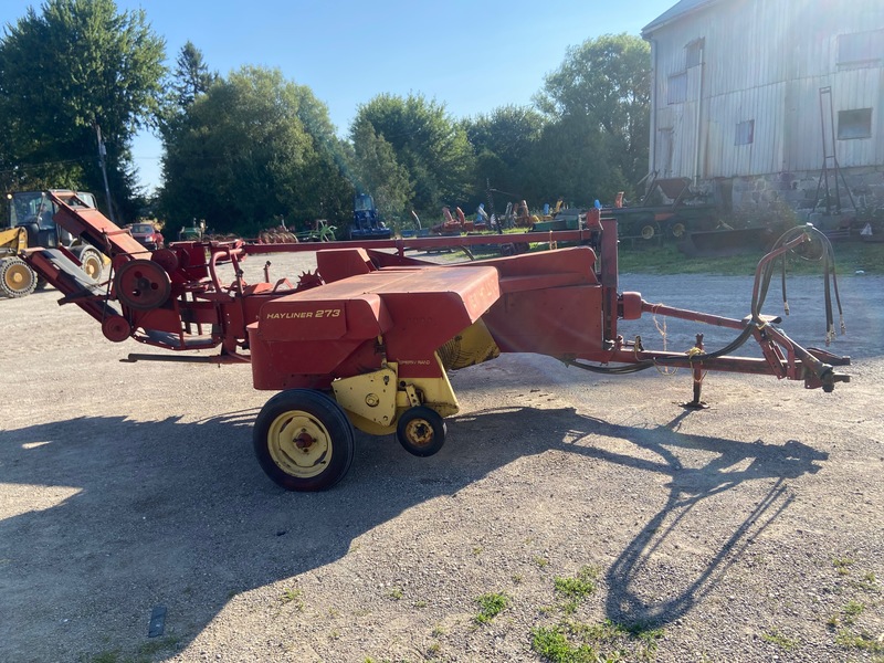 Hay/Forage/Livestock  New Holland 273 Baler w/ Thrower Photo