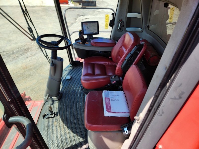 Combines & Harvesting Equipment  Case IH 7230 Combine   Photo
