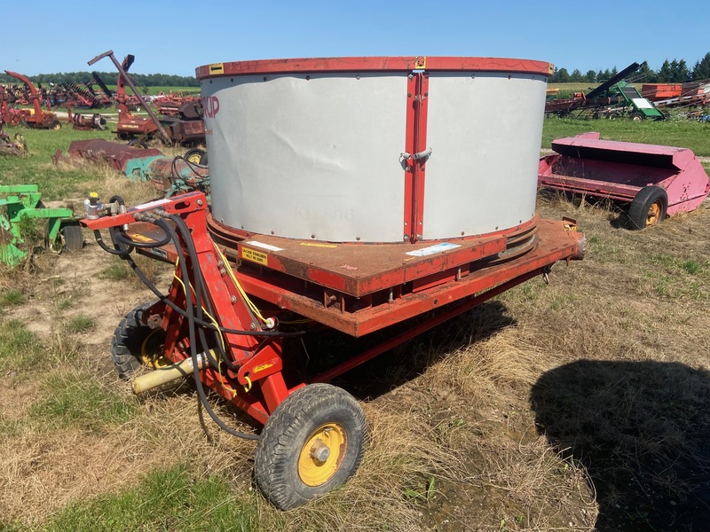 Hay/Forage/Livestock  Kverneland-Taarup 6FT Bale Chopper Photo