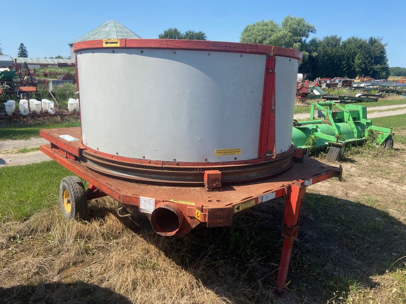 Hay/Forage/Livestock  Kverneland-Taarup 6FT Bale Chopper Photo