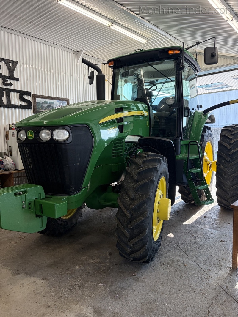 Tractors  2007 John Deere 7630 Tractor Photo