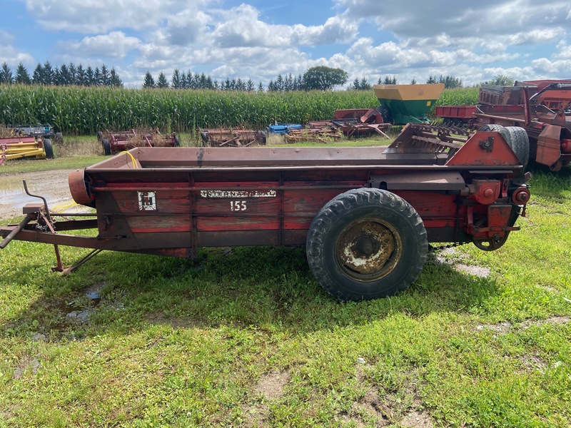 Manure Equipment  International Harvester 155 Manure Spreader Photo