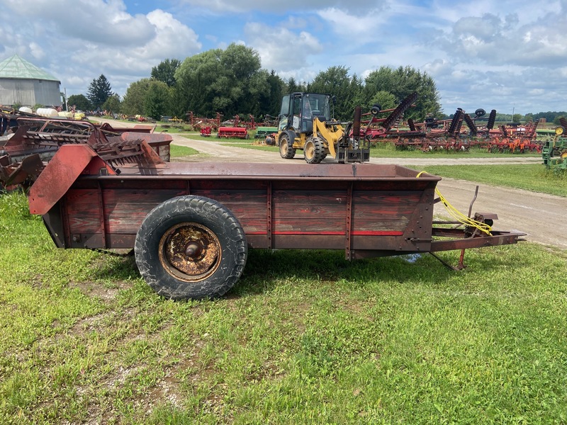 Manure Equipment  International Harvester 155 Manure Spreader Photo
