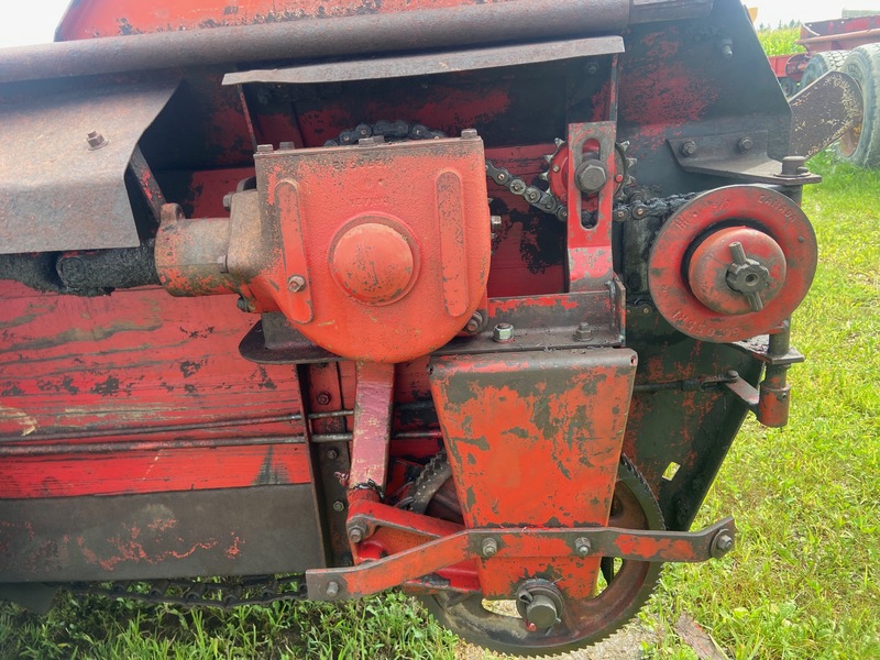 Manure Equipment  International Harvester 155 Manure Spreader Photo