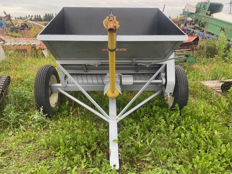 Chemical/Fertilizer Application  Egedal Line-Fertilizer Speader - PTO Drive Photo