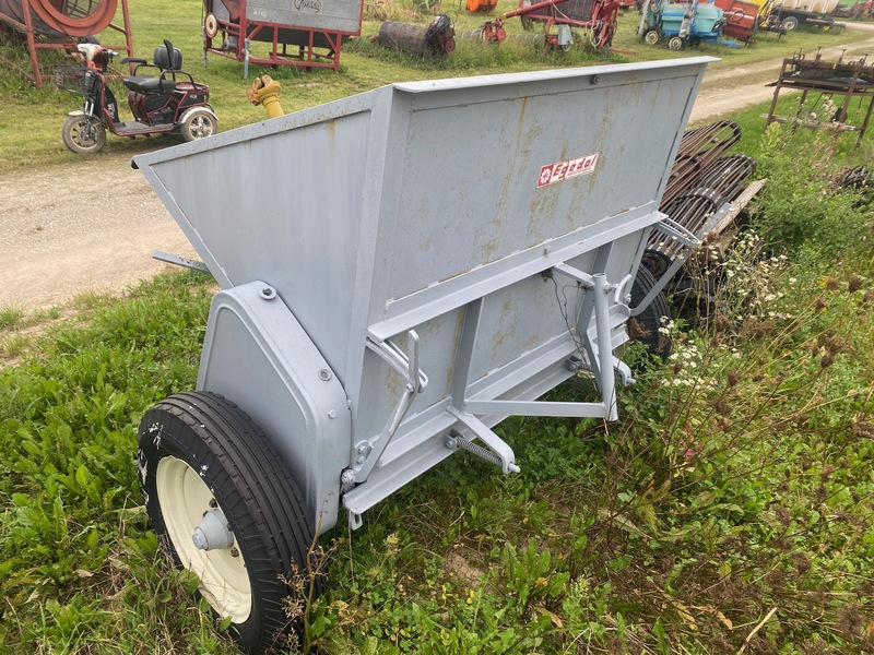 Chemical/Fertilizer Application  Egedal Line-Fertilizer Speader - PTO Drive Photo
